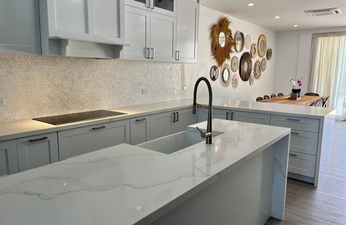 Malmok Villa | Luxury~4BR/BA~Private Pool~Ocean View~Just Steps to the Beach!