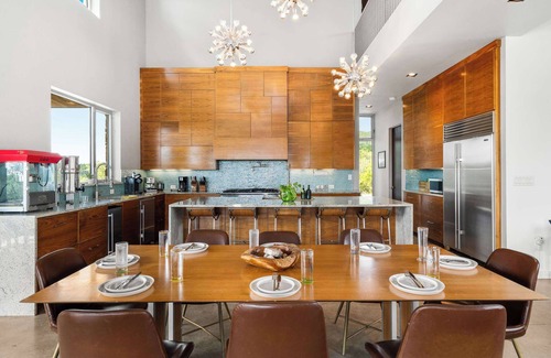 Dripping Springs House | Luxury 4BR Hilltop Retreat Hot Tub & Scenic Views