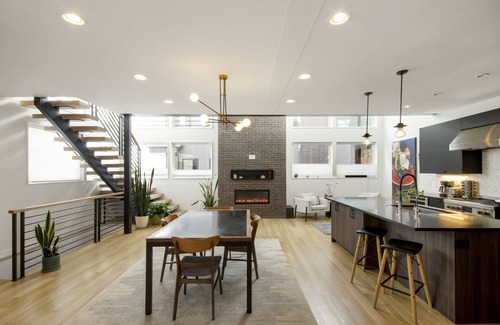 Villa Park House | Luxury 4BR Home Rooftop Fire Pit, Gourmet Kitchen, Downtown, Broncos, Red Rocks