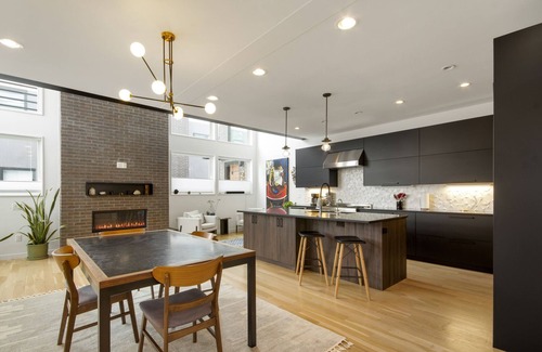 Villa Park House | Luxury 4BR Home Rooftop Fire Pit, Gourmet Kitchen, Downtown, Broncos, Red Rocks