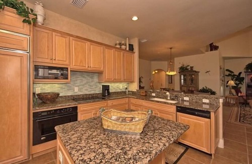 Old Naples Condo | Luxury 4BR Retreat in the Heart of Old Naples – Walk to Beach, 5th Ave & 3rd St