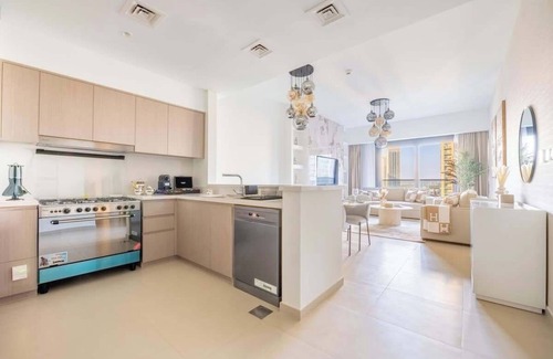 Downtown Dubai Apartment | Luxury 4BR with Hermes Touch & Burj Khalifa View