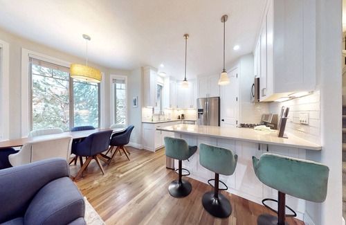 Canyon Links House | Luxury, 4BR with Large Hot Tub, Gourmet Kitchen, Great for Families