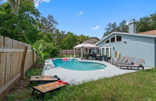 Temple Terrace House | Luxury 5 BDRM Home - Stunning Pool - Huge Backyard