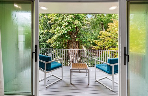 Noyack House | Luxury - 5 bdrs, 6 baths, Tennis Crt, Heated Pool, Basketball, Hot tub, 2.4 acrs