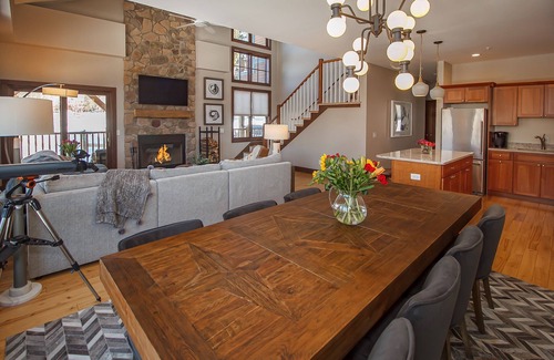 West Dover House | Luxury 5 Bedroom Condo with Spectacular Views