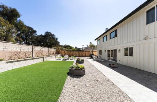 La Jolla Heights House | Luxury 5-Bedroom Family Home in La Jolla minutes to the Ocean Sleeps 14