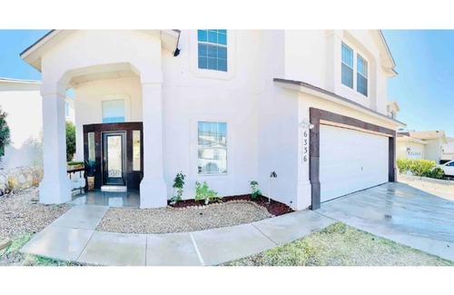 Bear Ridge House | Luxury 5 Bedrooms with Stunning Backyard Residence