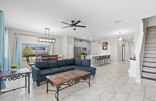 Kissimmee House | Luxury 5 BR at Disney Universal free heated pool high chair stroller playpen