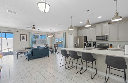 Kissimmee House | Luxury 5 BR at Disney Universal free heated pool high chair stroller playpen