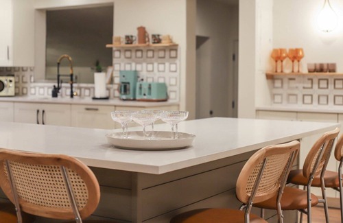 Barths House | Luxury 5 BR Retreat|10 min from DT Denver|Hot Tub
