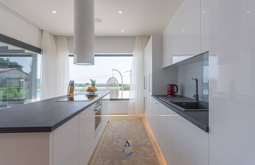 Kastelir Villa | Luxury 5-BR Villa Oasis with Private Heated Pool Near the Coast
