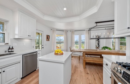 Atascadero House | Luxury 5BR Great Location Sleeps 15!