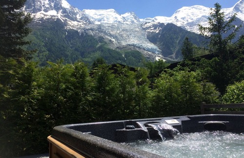 Chamonix-Mont-Blanc Ski Chalet | Luxury 6 bedroom chalet, spa, pool table, gym, walking distance to Chamonix