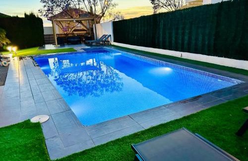 Montequinto Villa | Luxury 6-bedroom villa with pool and gardens
