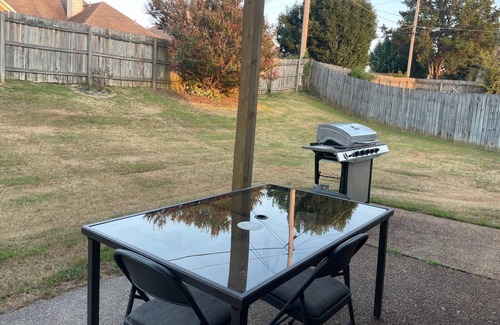 Ellendale House | Luxury 6 BR Home near Memphis Airport with Upscale Amenities.