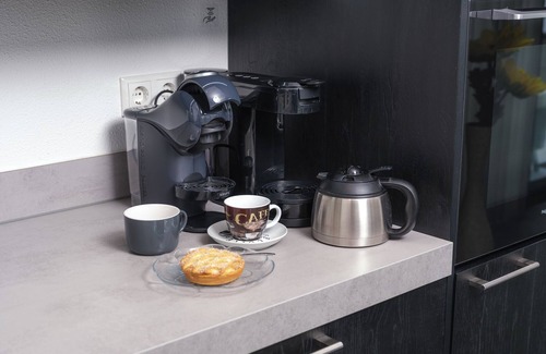 Zeewolde House | Luxury 6-person villa on the water. Including sun shower, canoe, sup board, beautiful garden and private jetty. Enjoy peace and comfort!