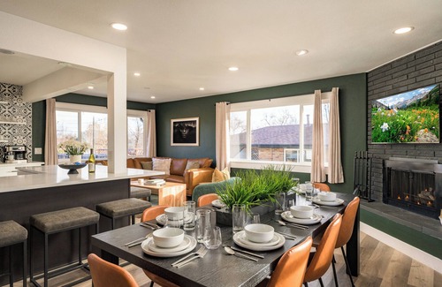 Alta Vista Area House | Luxury 6BR Home/Sleeps 14/HotTub, FirePit & Large Backyard/15 Mins to DEN