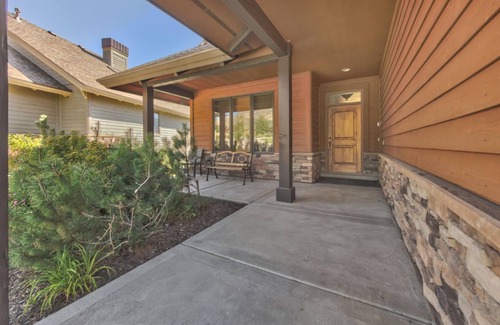 Eden House | Luxury 6BR Mountain Retreat - Hot Tub, Views, Game Room, Powder Mountain