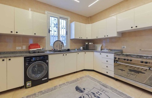 Sheikh Zayed City Villa | Luxury 6BR Villa with Private Pool in Royal City Compound - Sheikh Zayed