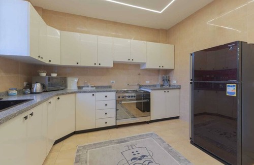 Sheikh Zayed City Villa | Luxury 6BR Villa with Private Pool in Royal City Compound - Sheikh Zayed