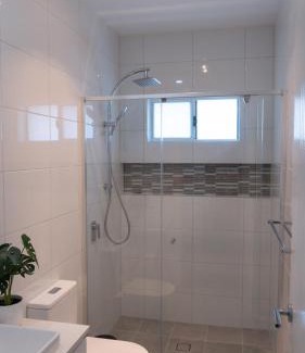 Gledswood Hills House | Luxury 7 Bedroom Home - Sleeps 16 Guests