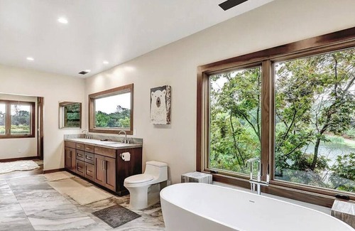 Penn Valley House | Luxury 85 acre Estate on private lake with Vinyard views