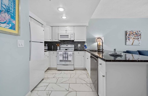 Brush - Stewarts Condo | Luxury 8th Floor 1 BR Condo Direct Oceanfront Wyndham Ocean Walk Resort Daytona Beach | 808