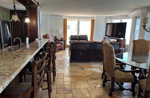 Port Orange Condo | Luxury 8th Floor Beachfront Condo in Daytona Beach Shores - No Drive Beach!