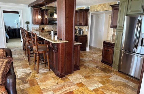 Port Orange Condo | Luxury 8th Floor Beachfront Condo in Daytona Beach Shores - No Drive Beach!
