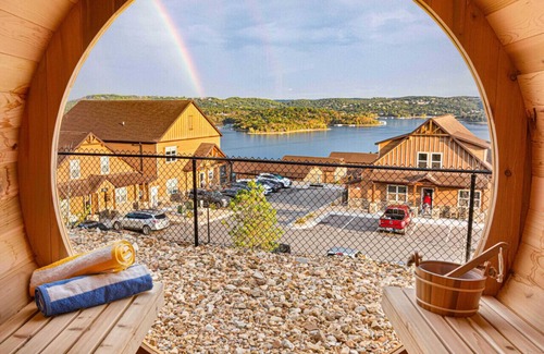 Kimberling City House | 💙 LUXURY 9 BED LAKE HOUSE/PRIVATE INDOOR POOL/HUGE GAME RM/THEATRE RM & SAUNA!