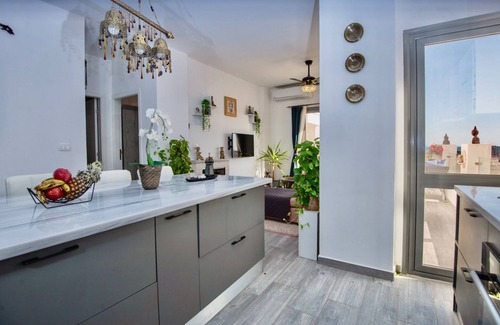 Al Ahyaa Apartment | Luxury 95m Penthouse - Boutique Resort & Wifi