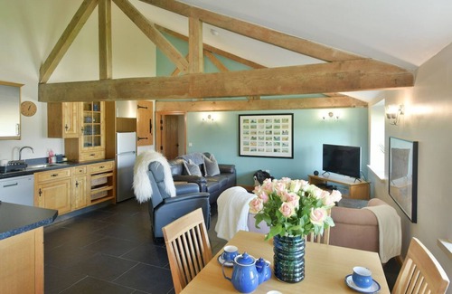 Crowdecote Cottage | Luxury accessible cottage with two double bedrooms