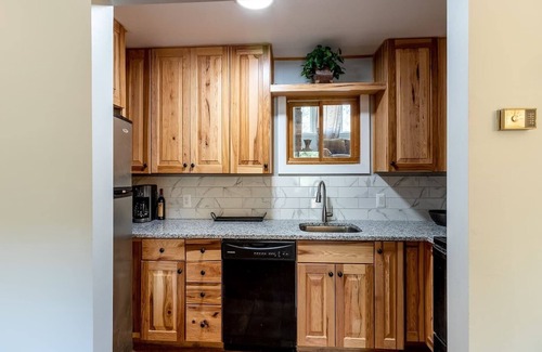 Chestertown Condo | Luxury Adirondack getaway with 4 private ensuites