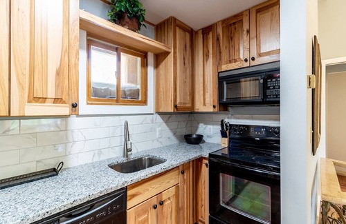 Chestertown Condo | Luxury Adirondack getaway with 4 private ensuites