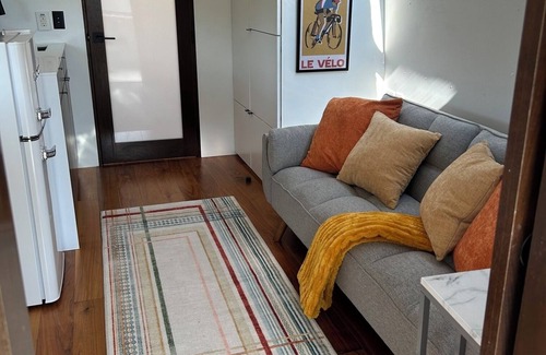 Rockbridge House | Luxury Airstream Glamping Parisian Unit 5 of 5, On-Site Hiking, Sauna