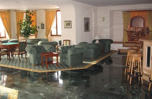 Chateau-d'Oex Apartment | Luxury alpine apartment with warm indoor pool, sauna & fitness room