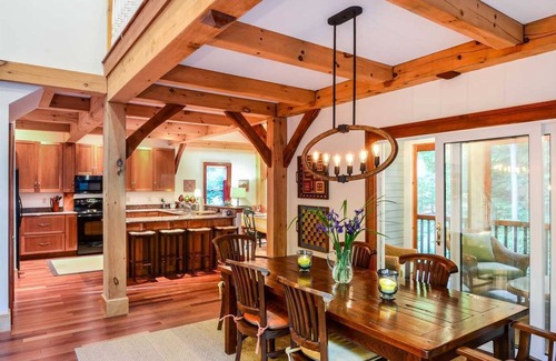 West Hartford House | Luxury Alpine Retreat: A Premier Lodge Experience Near Dartmouth & Woodstock