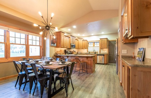 Lower Rattlesnake House | Luxury And Comfort in Missoula’s best neighborhood!