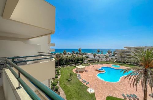 Gale Apartment | Luxury Apart wStunning Sea Views, Walk Beach