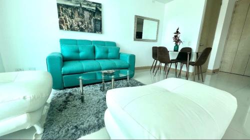 Riomar Apartment | Luxury Apartamento Hilton WI-FI, TV, Piscina y Gym