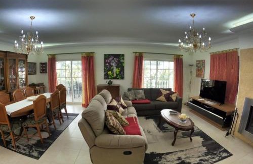 Corroios Apartment | Luxury Apartment 4 Bedrooms Pool in Marisol