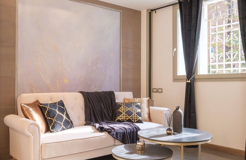 Saragozza-Porto Apartment | Luxury Apartment 5 min from Central Station