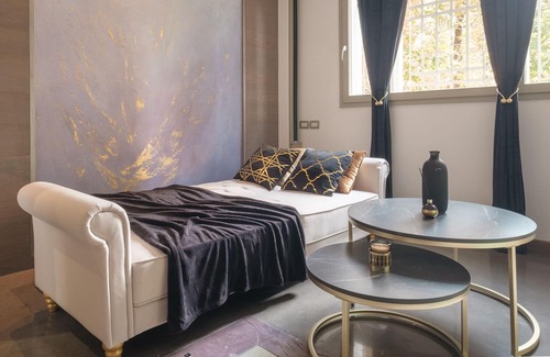 Saragozza-Porto Apartment | Luxury Apartment 5 min from Central Station