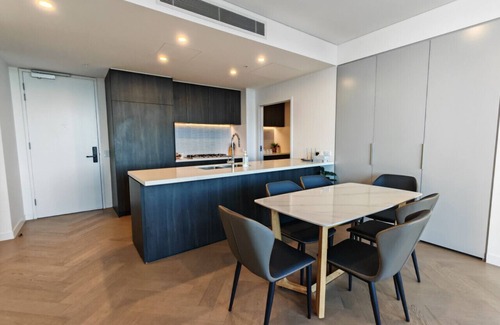 Macquarie Park Apartment | Luxury Apartment Overlooking Macquarie University