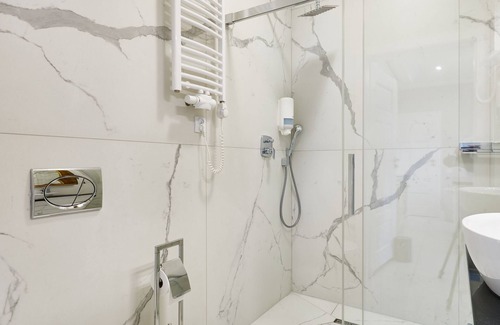 Czestochowa Apartment | Luxury apartment in amazing Częstochowa with AC