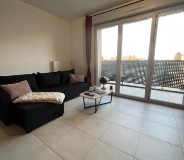 Vemars Apartment | Luxury apartment near CDG & Parc Asterix