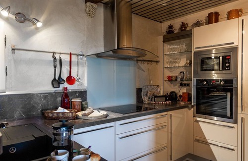 Amboise Apartment | Luxury apartment overlooking the River Loire, close to Château and restaurants.