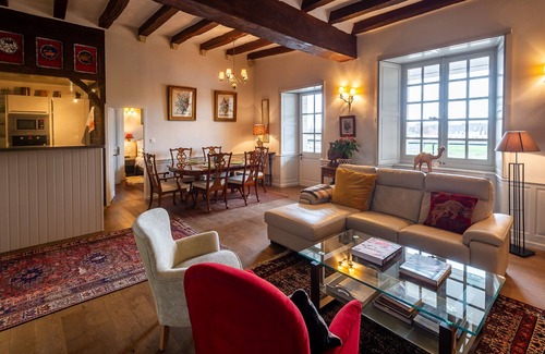 Amboise Apartment | Luxury apartment overlooking the River Loire, close to Château and restaurants.