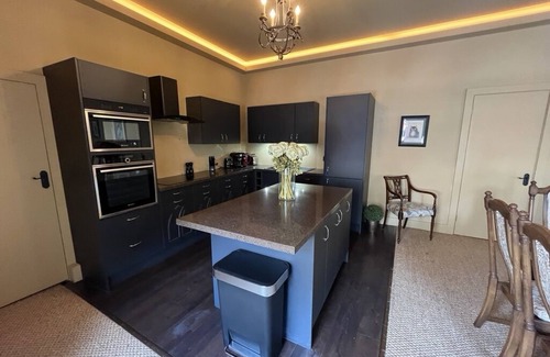 Leith Apartment | Luxury apartment with free parking in the 4th coolest neighbourhood in the world